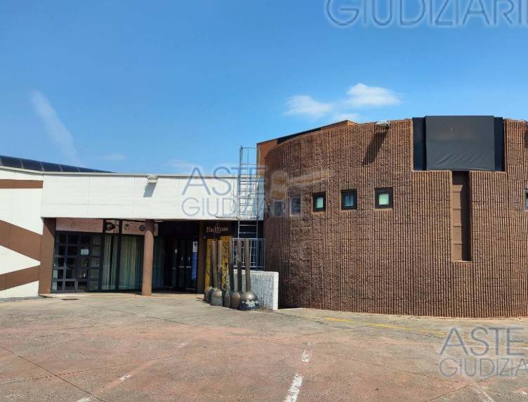 negozio in vendita a Brescia in zona Volta