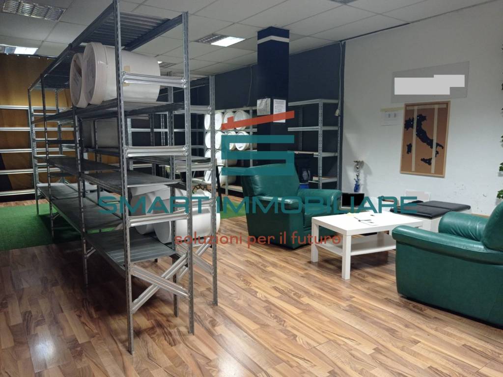 negozio in vendita a Brescia in zona Mompiano