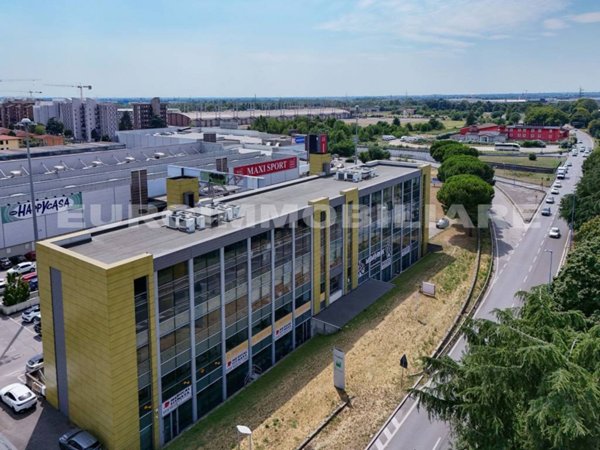 ufficio in vendita a Brescia in zona Volta