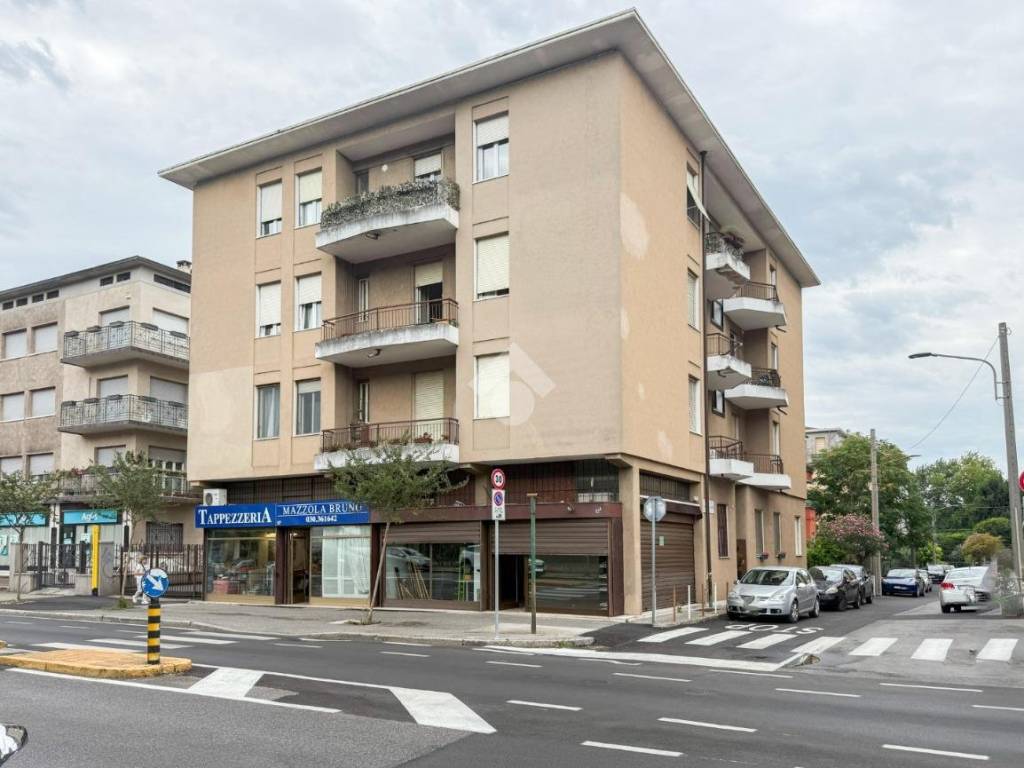 negozio in vendita a Brescia in zona Porta Venezia