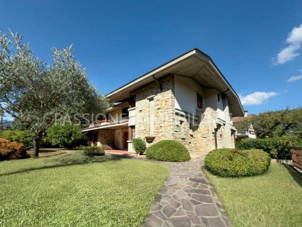 casa indipendente in vendita a Brescia in zona Crocifissa di Rosa