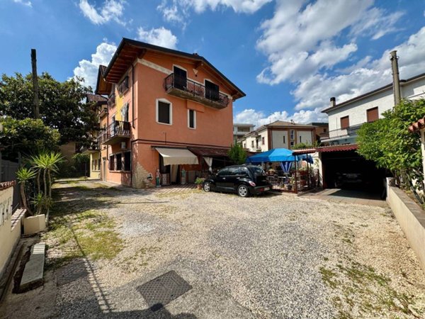 casa indipendente in vendita a Brescia in zona Crocifissa di Rosa