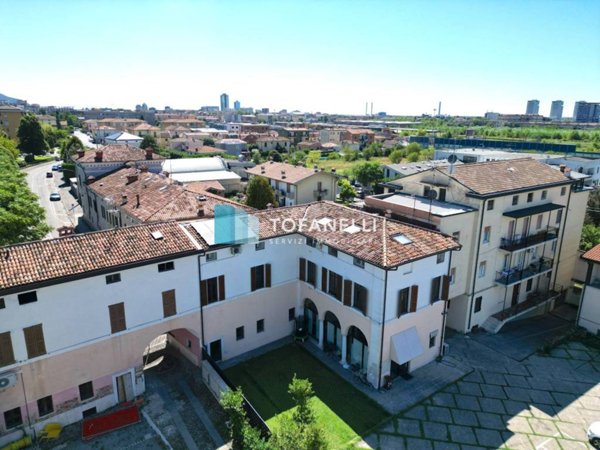 appartamento in vendita a Brescia in zona Quartiere Primo Maggio