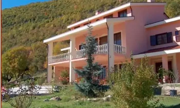casa indipendente in vendita a Brescia in zona Urago/Mella