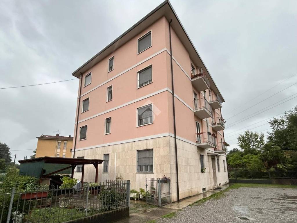 appartamento in vendita a Brescia in zona Fiumicello