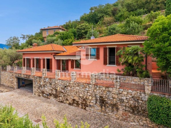 casa indipendente in vendita a Brescia in zona Crocifissa di Rosa