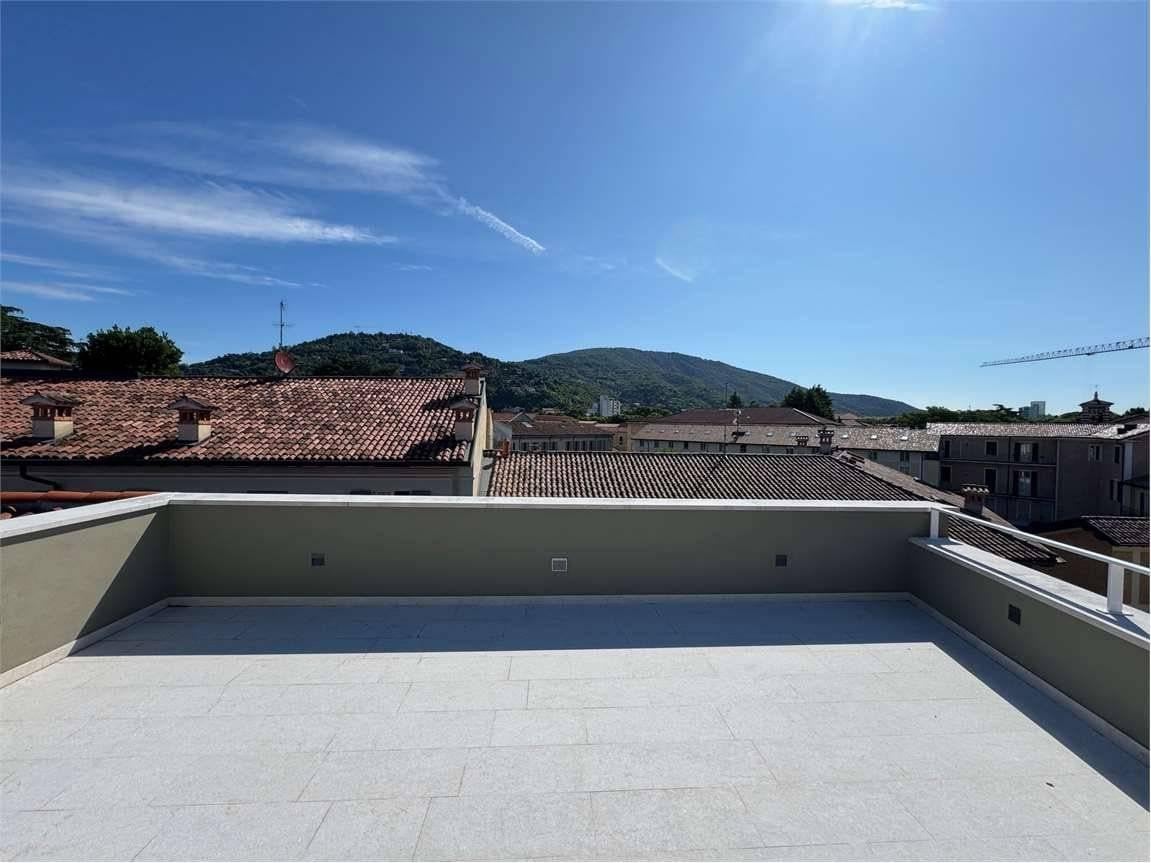 appartamento in vendita a Brescia in zona Centro Storico