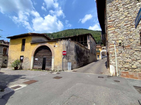 casa indipendente in vendita a Brescia in zona Caionvico