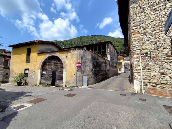 casa indipendente in vendita a Brescia in zona Caionvico