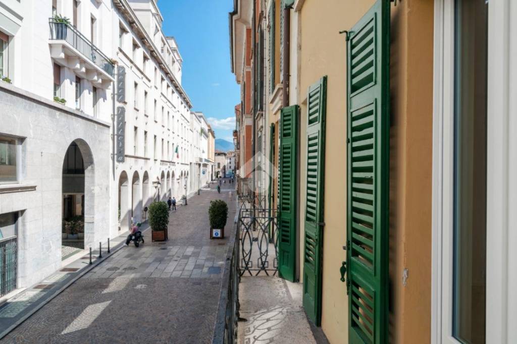 appartamento in vendita a Brescia in zona Centro Storico