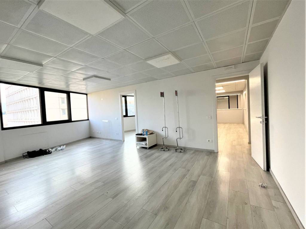 ufficio in vendita a Brescia in zona Volta