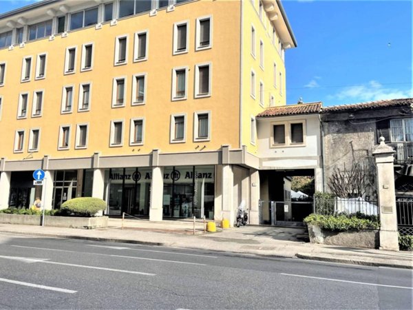 negozio in vendita a Brescia in zona Centro Storico