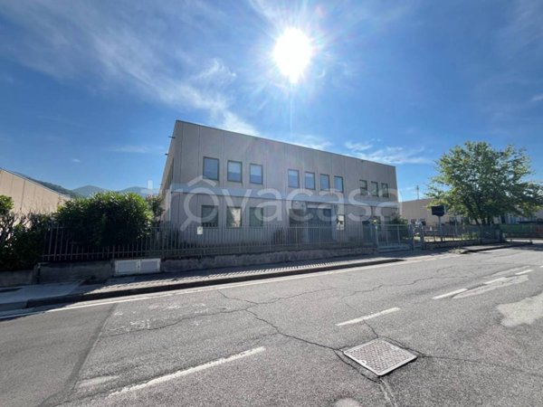 locale commerciale in vendita a Brescia in zona Sant'Eufemia