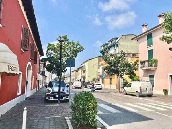casa indipendente in vendita a Brescia in zona Volta