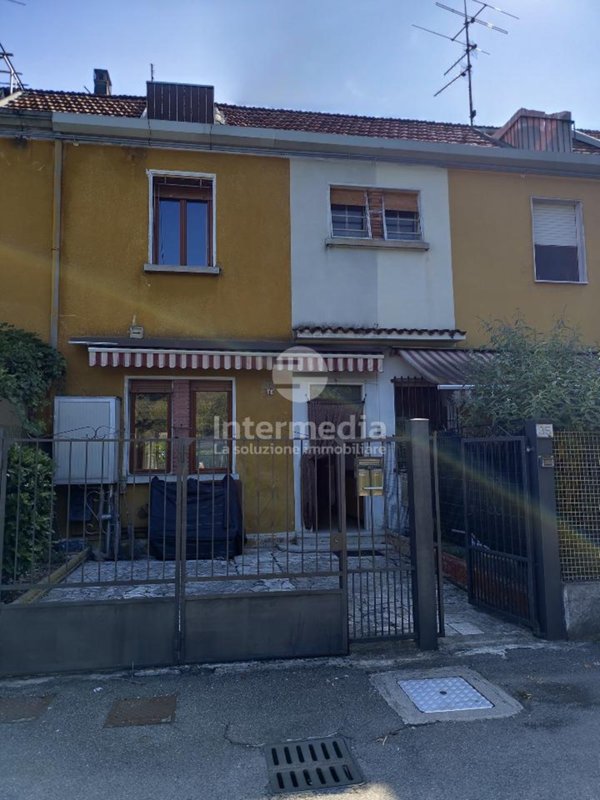 casa indipendente in vendita a Brescia in zona Lamarmora