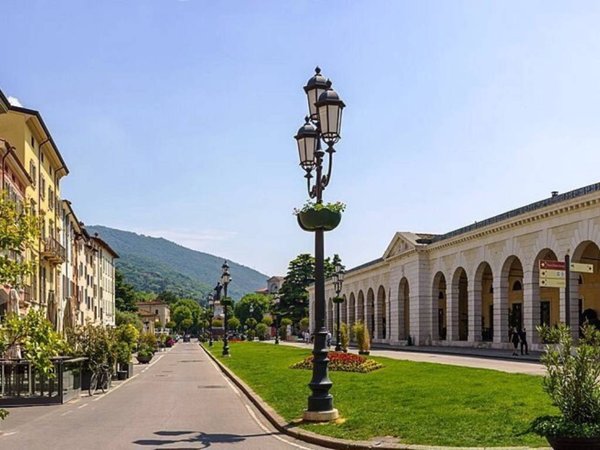 negozio in vendita a Brescia in zona Centro Storico