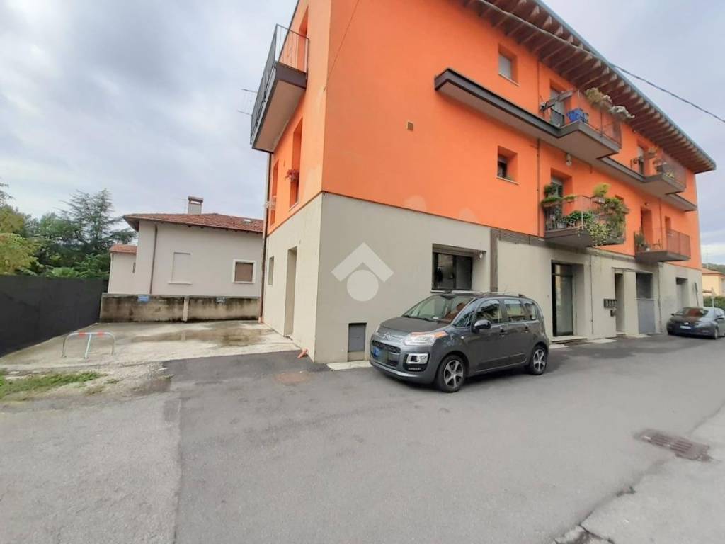 ufficio in vendita a Brescia in zona Chiusure