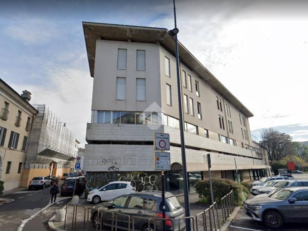 negozio in vendita a Brescia in zona Centro Storico