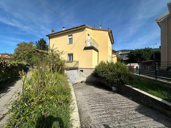 casa indipendente in vendita a Brescia in zona Chiusure