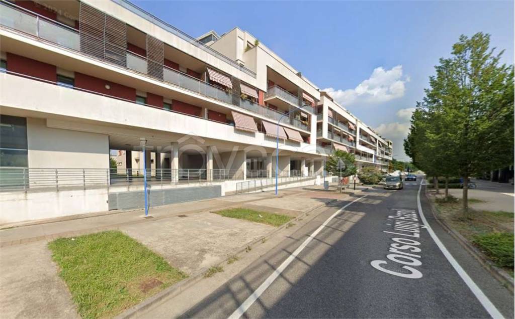 locale di sgombero in vendita a Brescia in zona San Polo