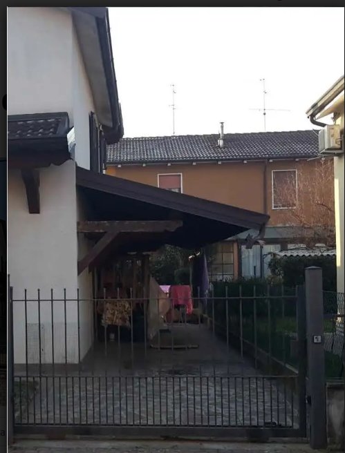 casa indipendente in vendita a Brescia in zona Villaggio Badia