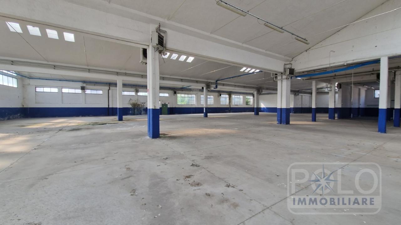 negozio in vendita a Brescia in zona Fiumicello