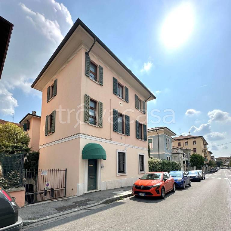 appartamento in vendita a Brescia in zona Porta Venezia