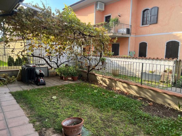 casa indipendente in vendita a Brescia in zona Fiumicello