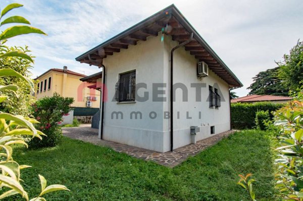 casa indipendente in vendita a Brescia in zona Borgo Trento