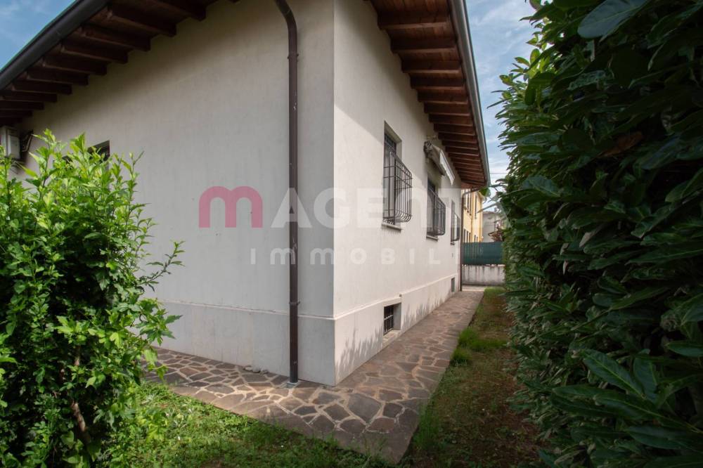 casa indipendente in vendita a Brescia