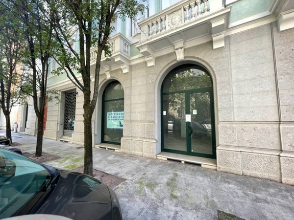 negozio in vendita a Brescia in zona Mompiano