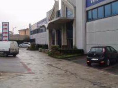 negozio in vendita a Brescia in zona Fiumicello