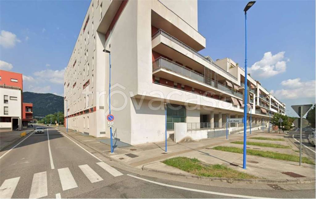 locale commerciale in vendita a Brescia in zona San Polo