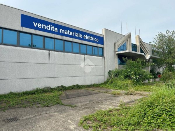 capannone in vendita a Brescia in zona Fiumicello