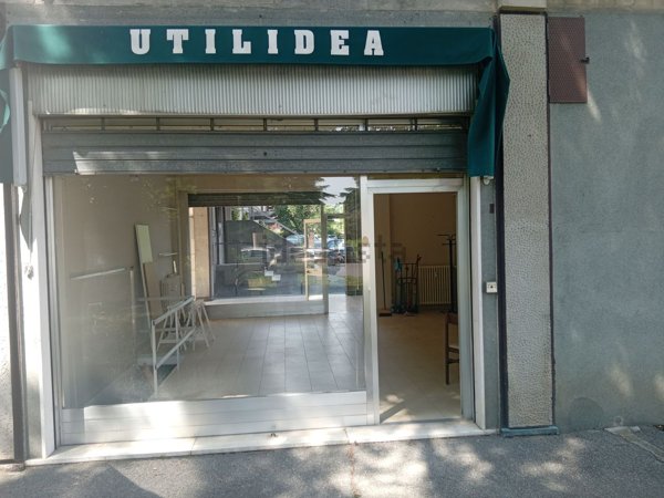 negozio in vendita a Brescia in zona Mompiano