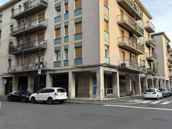negozio in vendita a Brescia in zona Crocifissa di Rosa