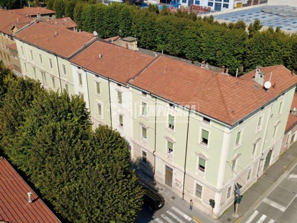 negozio in vendita a Brescia in zona Quartiere Primo Maggio