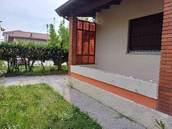 casa indipendente in vendita a Brescia in zona Volta