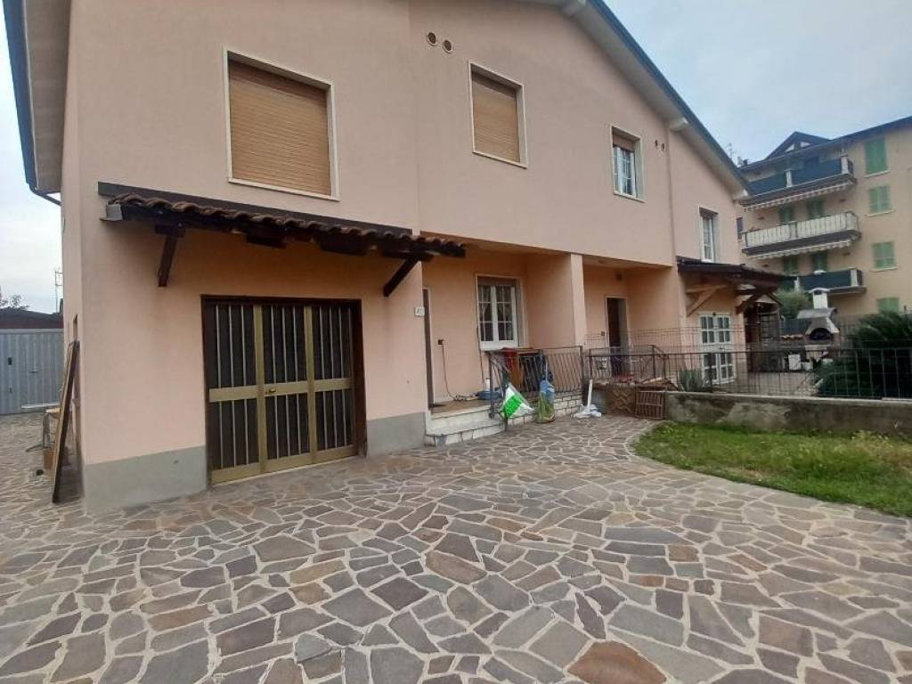 casa indipendente in vendita a Brescia in zona Volta