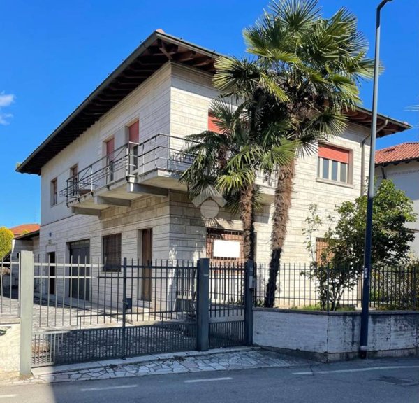 casa indipendente in vendita a Brescia in zona Fiumicello