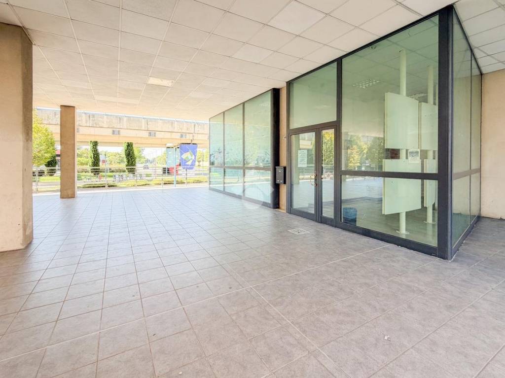 negozio in vendita a Brescia in zona San Polo