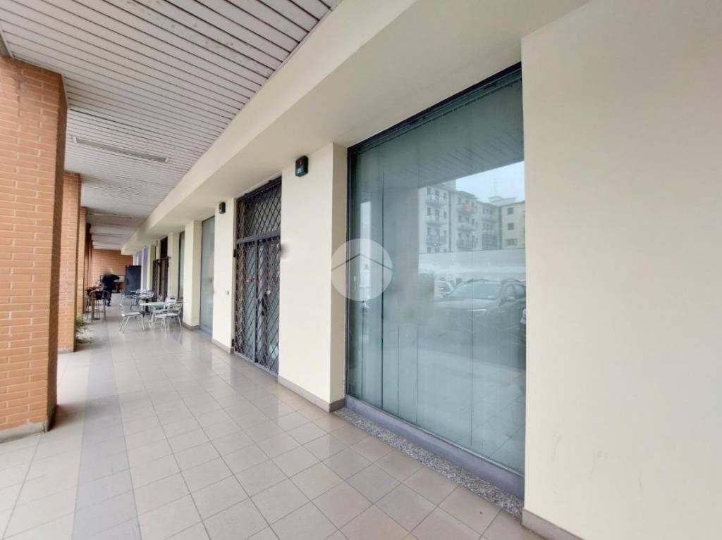 negozio in vendita a Brescia in zona Don Bosco