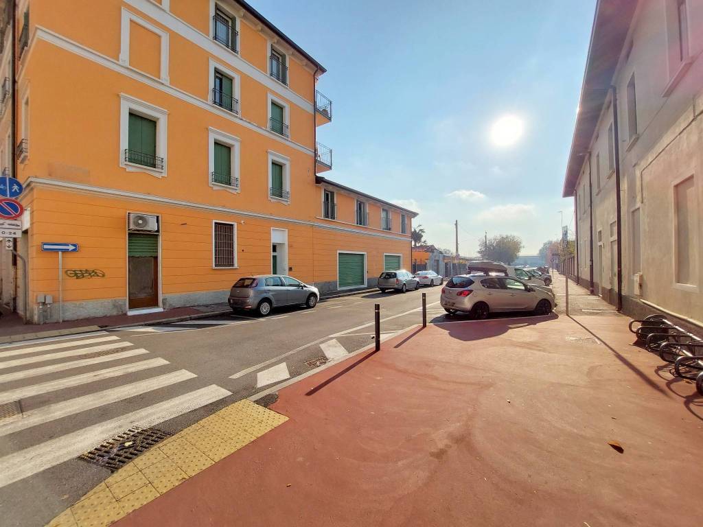 negozio in vendita a Brescia in zona Quartiere Primo Maggio