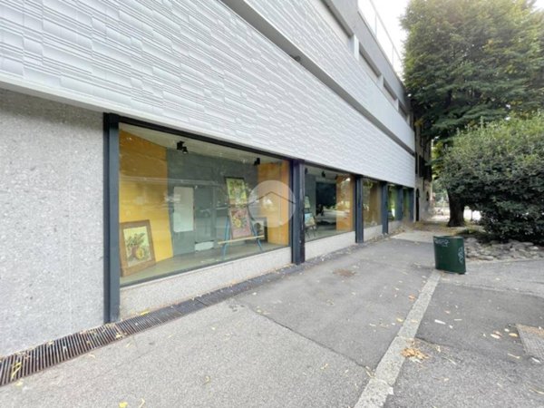 negozio in vendita a Brescia in zona Centro Storico