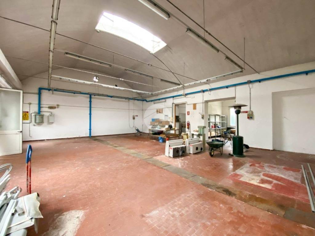 negozio in vendita a Brescia in zona Sant'Eufemia