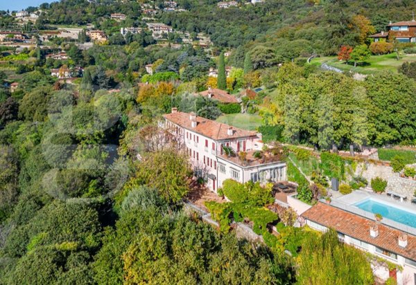 villa in vendita a Brescia in zona Porta Venezia