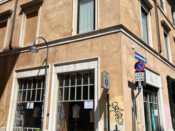 negozio in vendita a Brescia in zona Centro Storico