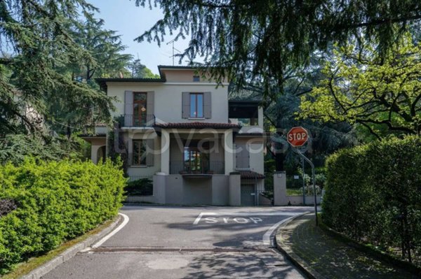 casa indipendente in vendita a Brescia in zona Crocifissa di Rosa