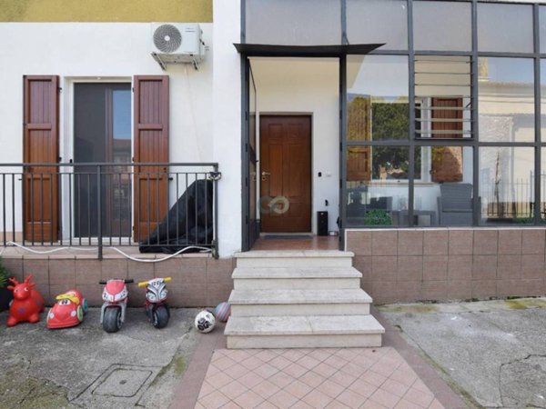 casa indipendente in vendita a Brescia in zona Volta