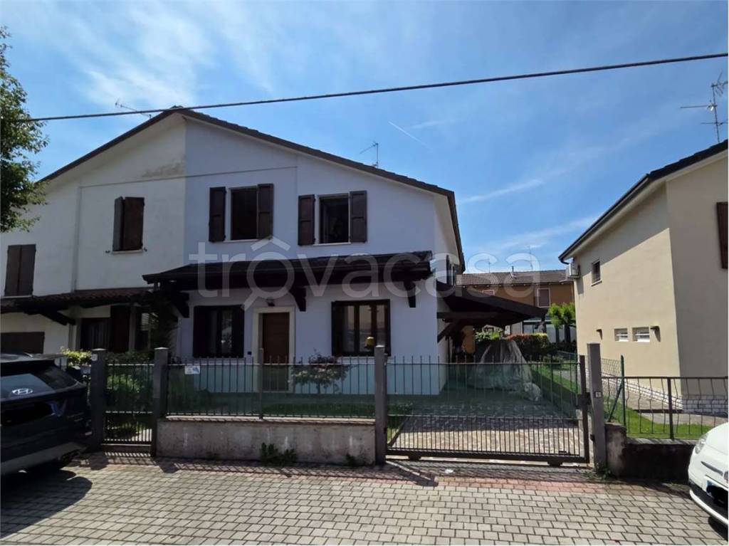 casa indipendente in vendita a Brescia in zona Villaggio Badia